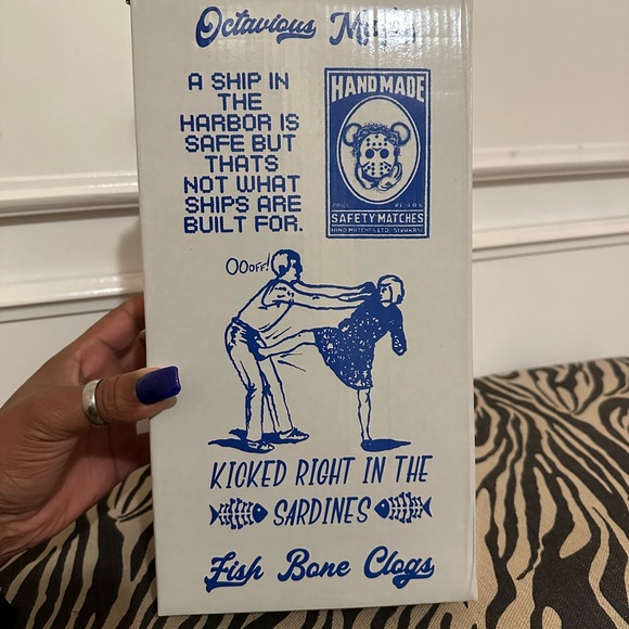 SOLD- OCTAVIOUS MARKS UNISEX FISHBONE CLOGS. MENS SIZE 7/8. WOMEN'S SIZE 9/10. - Picture 5 of 8